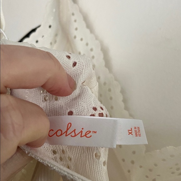 NWT Colsie white lace ribbed bodysuit - Picture 9 of 11